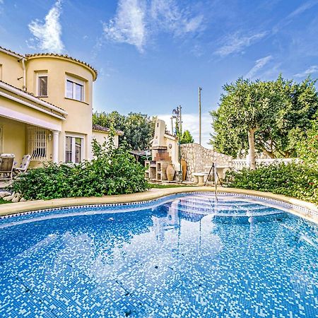 Beautiful Home In Oliva With Kitchen エクステリア 写真