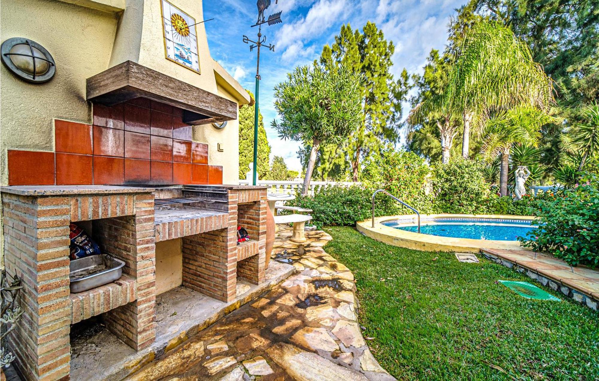Beautiful Home In Oliva With Kitchen エクステリア 写真